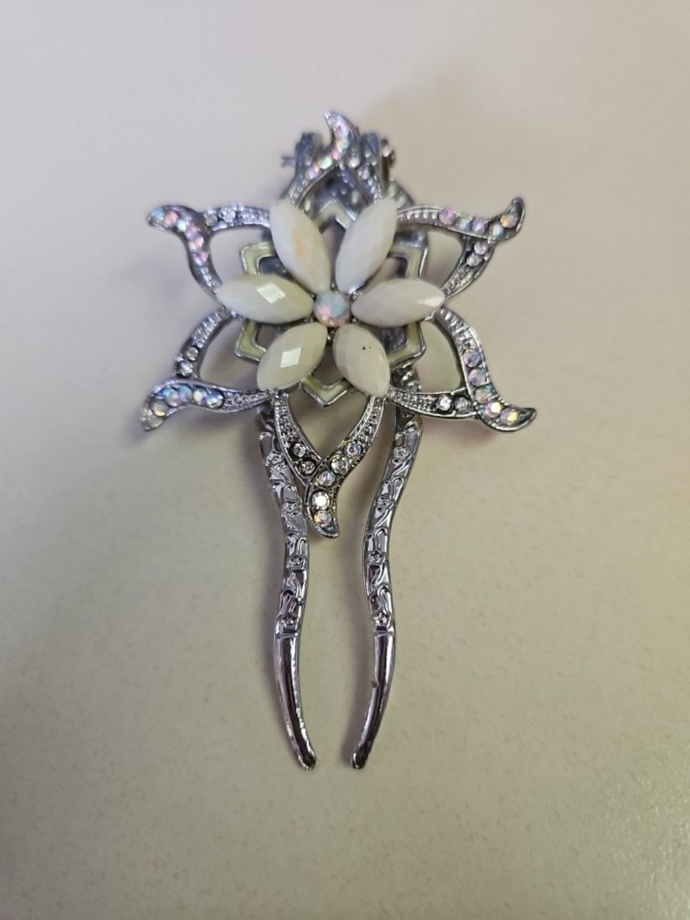 Elegant White Floral Crystal Hair Fork